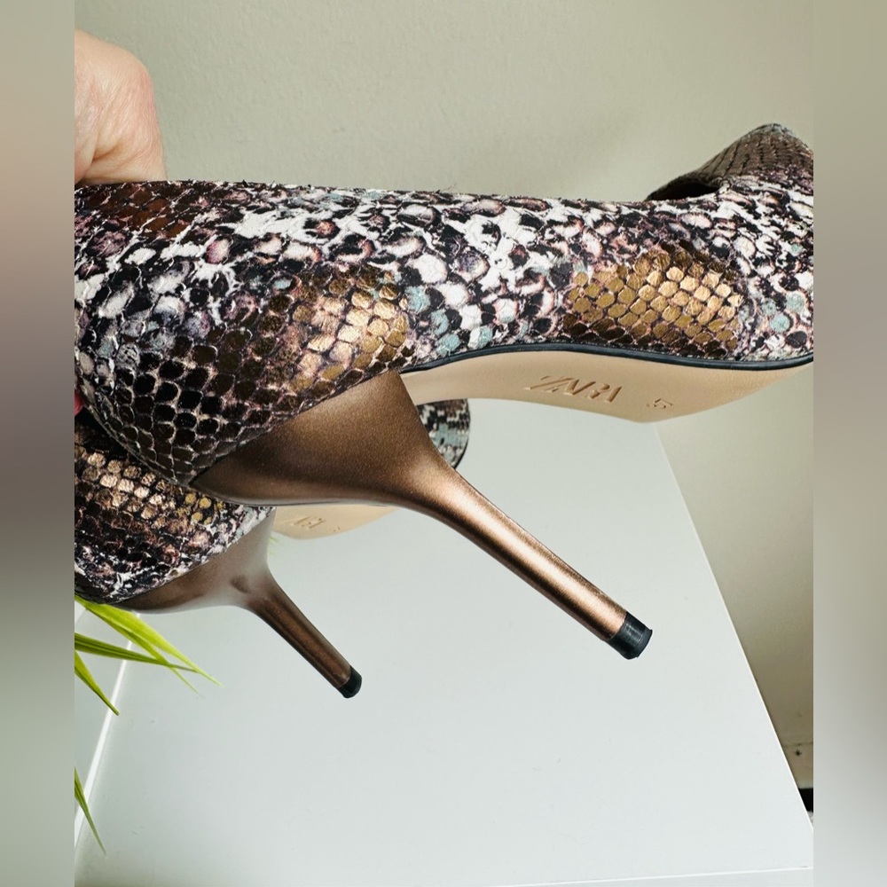 Zara | Embossed Leather Snake Bronze/Blue Pattern